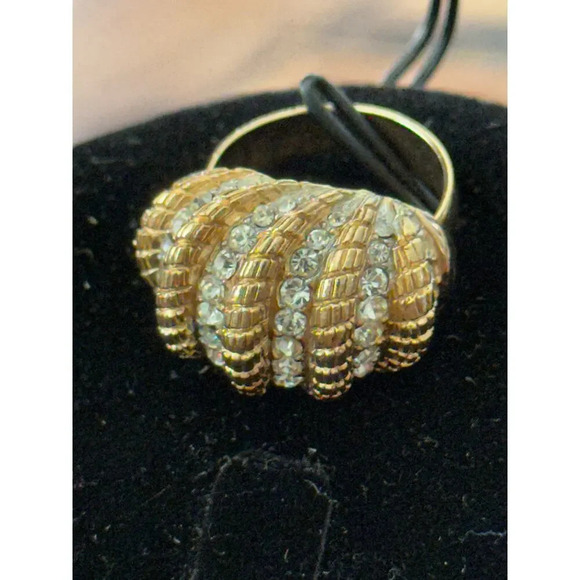 Vintage Round Brilliant Cut Gold and Diamond Seashell Ring - Picture 1 of 7